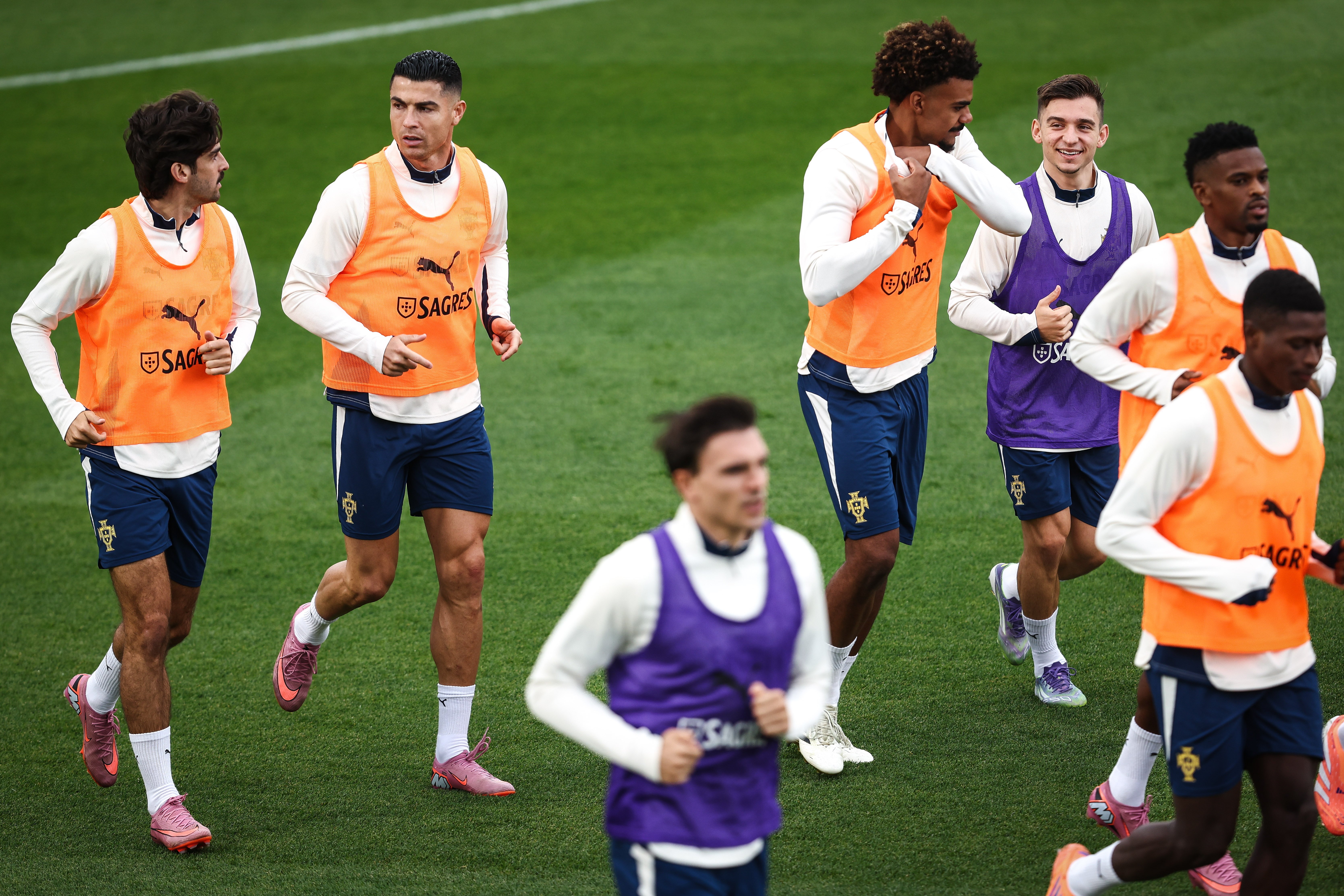 爱游戏体育-国际米兰发布备战花絮，赛前外线爆发，葡超任务艰巨，赛程密集仍需轮换的简单介绍